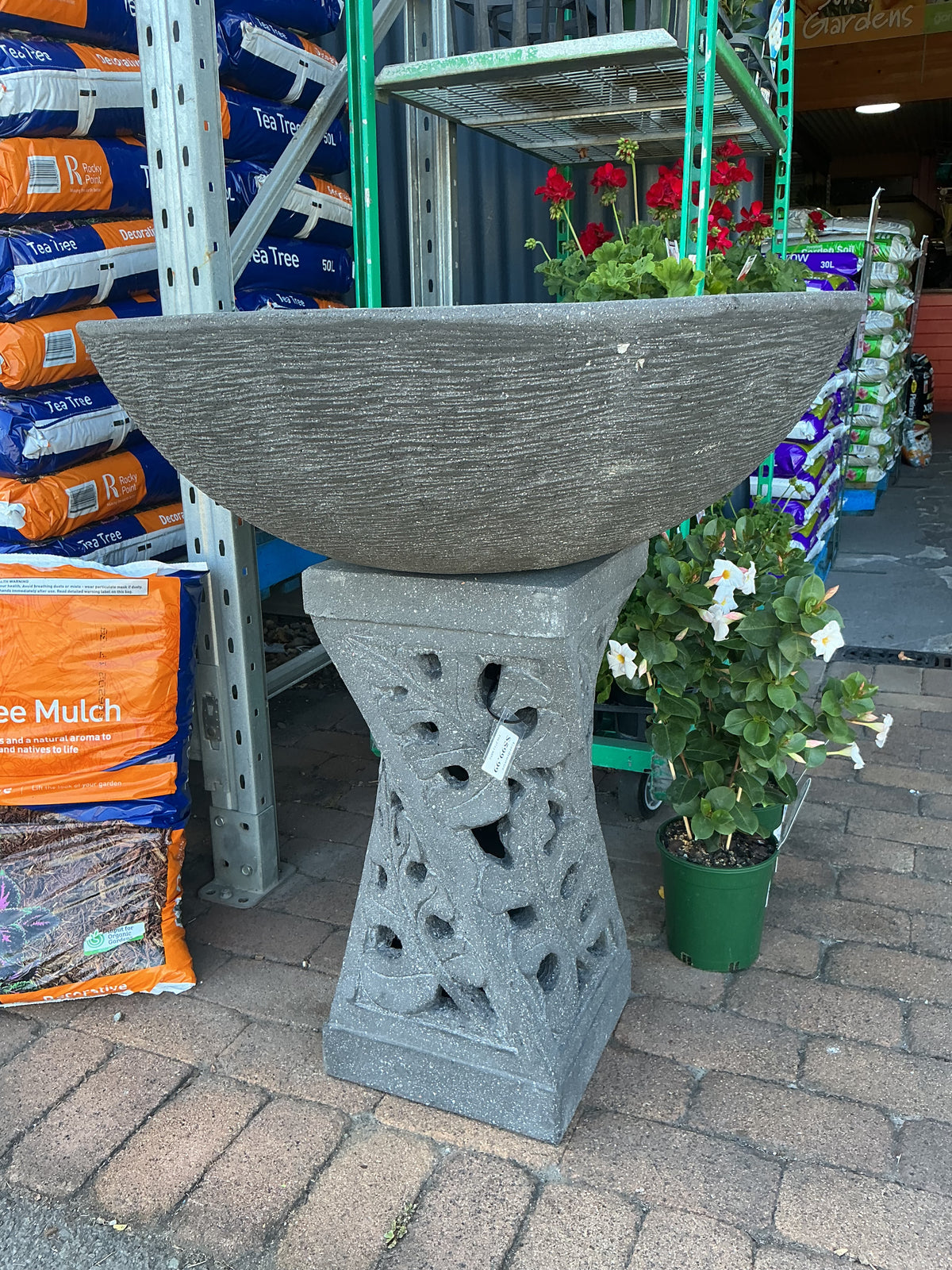 Bali Twist Bird Bath